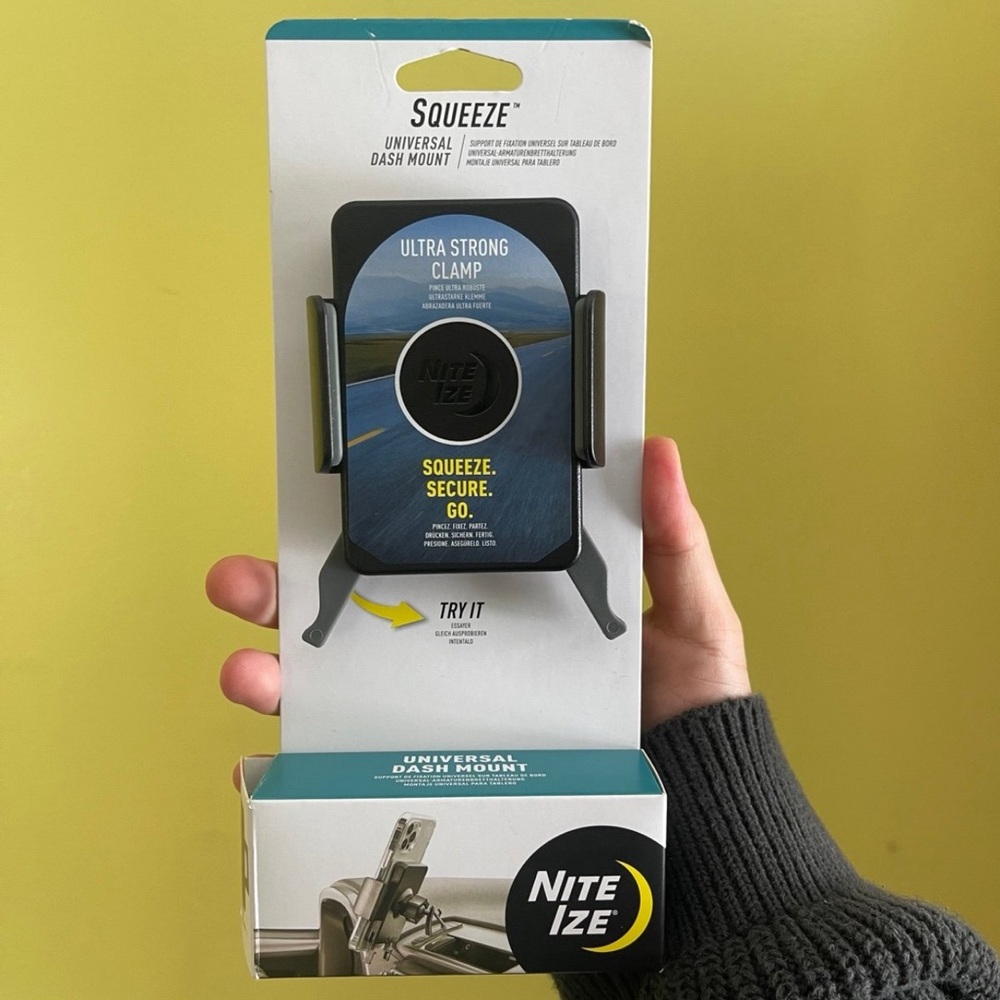 Universal Phone Dash Mount